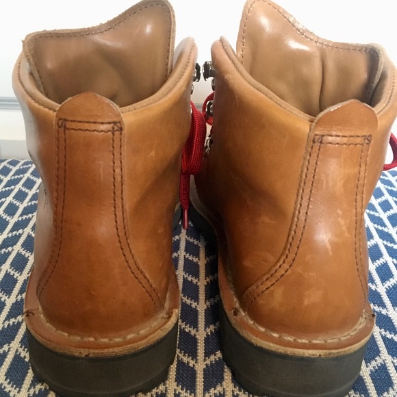 Danner Mtn Light Cascade (7.5 W) (Pending Sale) - Picture 5 of 8